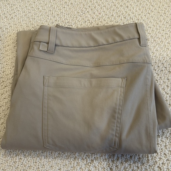 Lululemon Graige Chinos for Comfort and Style - Picture 4 of 4